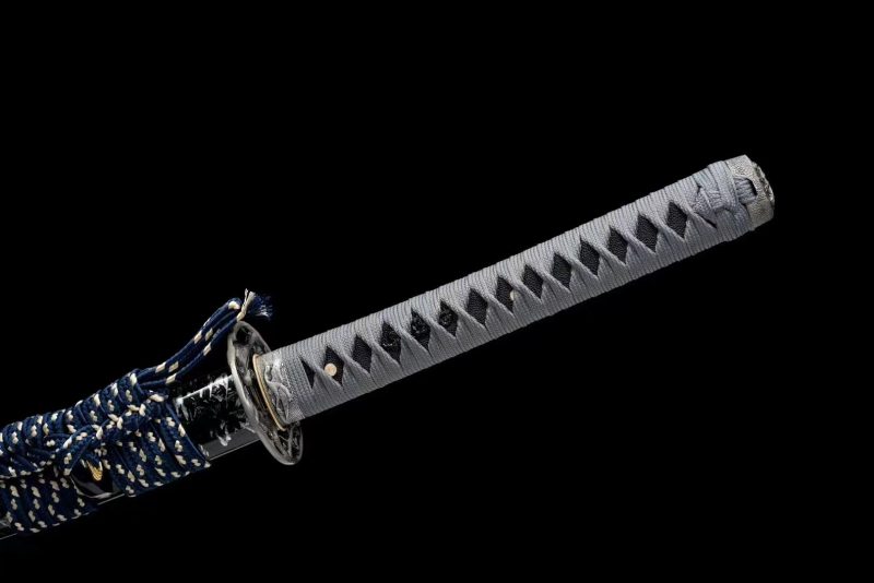 Magpie treading branch katana